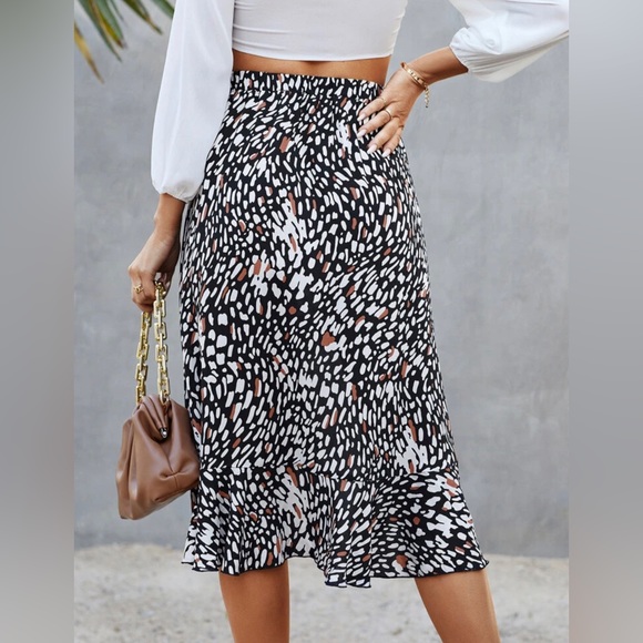 SHEIN Allover Print High Low Ruffle Hem Skirt, Women's Size Small. - Picture 3 of 5